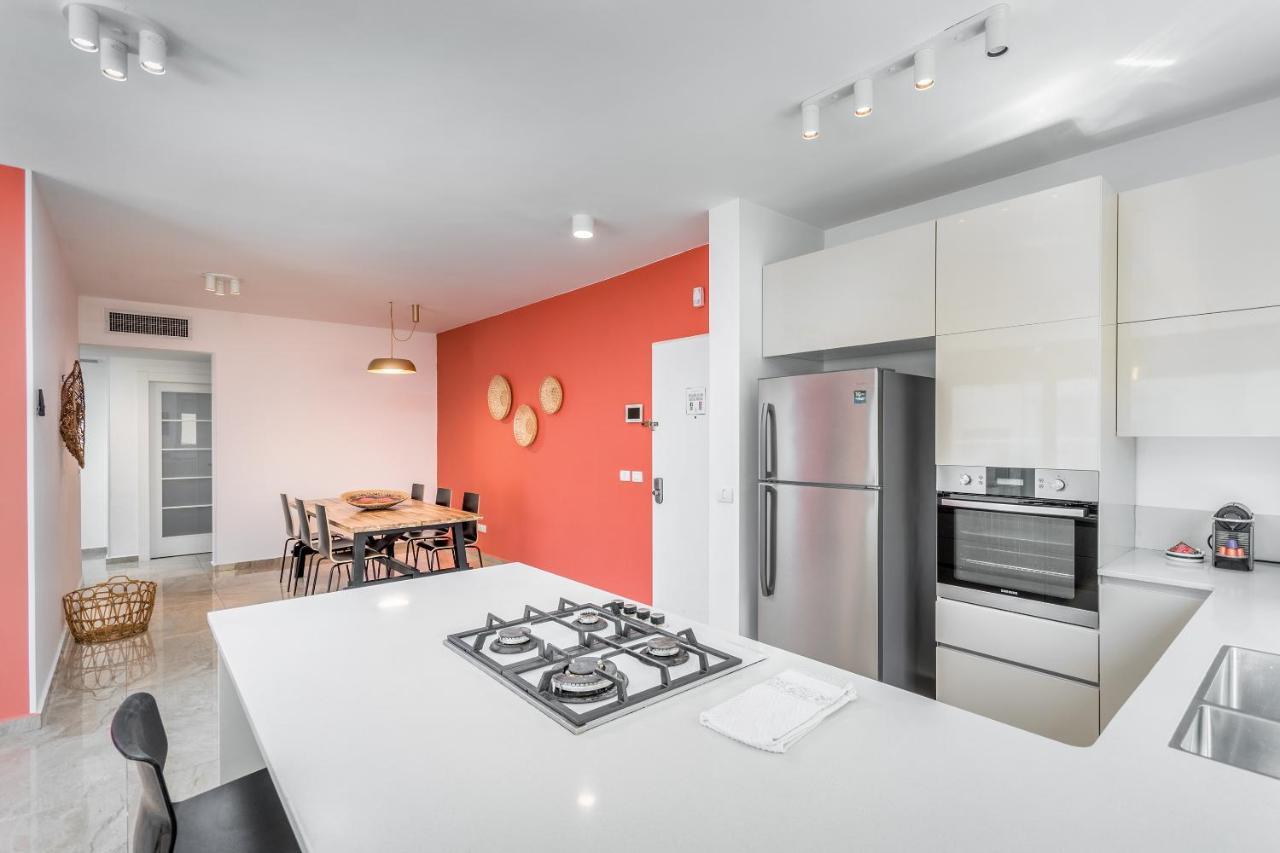 3 Bedrooms Apt Balcony & Parking Near Banana Beach Τελ Αβίβ Εξωτερικό φωτογραφία