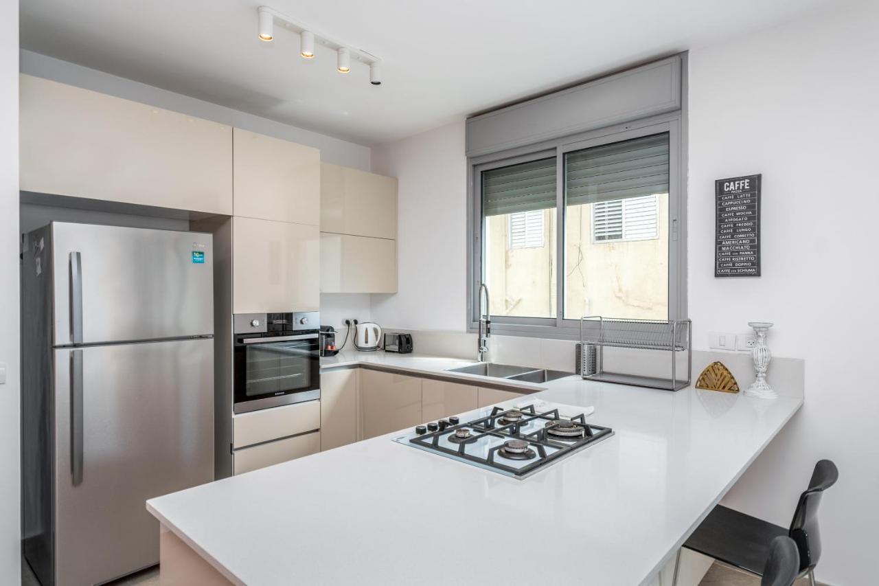 3 Bedrooms Apt Balcony & Parking Near Banana Beach Τελ Αβίβ Εξωτερικό φωτογραφία