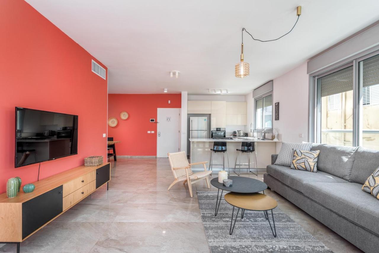 3 Bedrooms Apt Balcony & Parking Near Banana Beach Τελ Αβίβ Εξωτερικό φωτογραφία