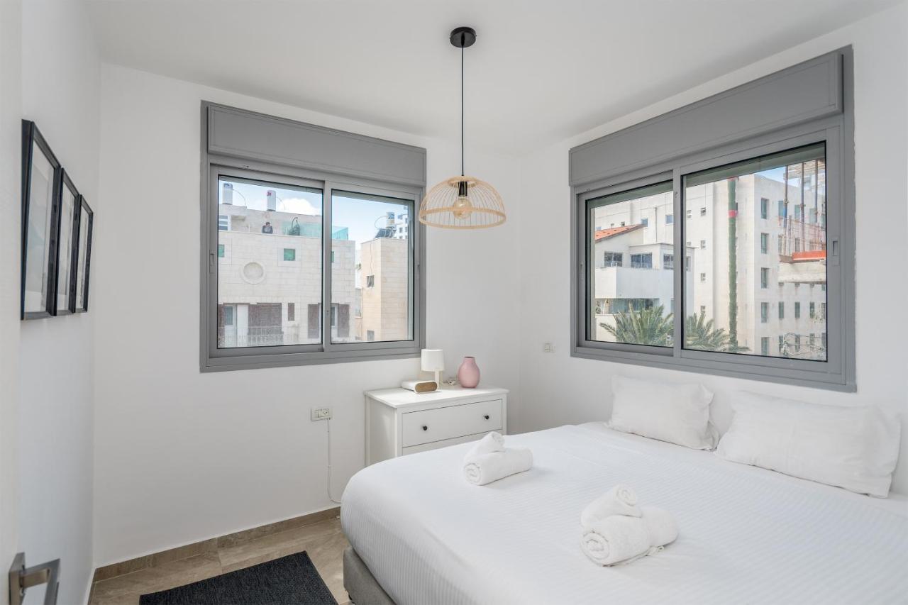 3 Bedrooms Apt Balcony & Parking Near Banana Beach Τελ Αβίβ Εξωτερικό φωτογραφία