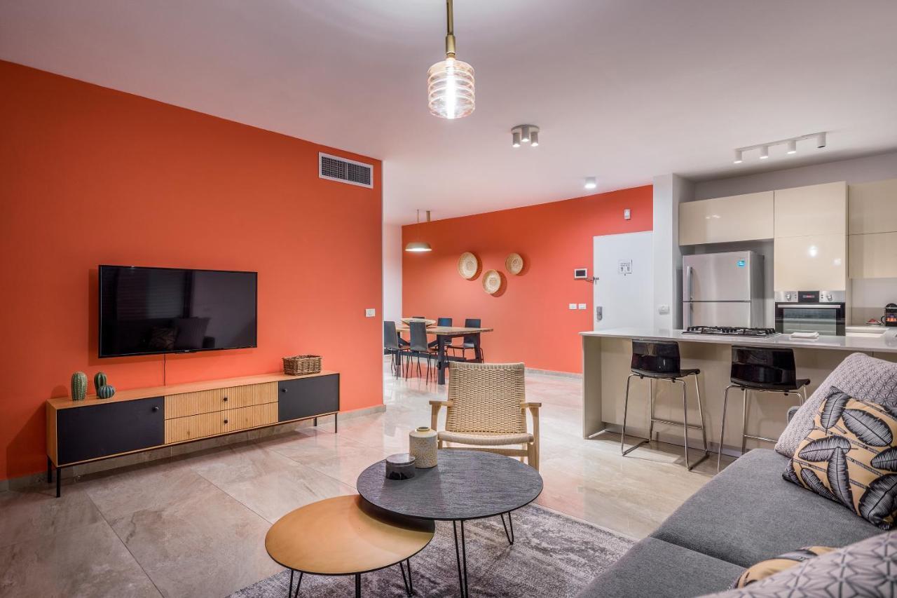 3 Bedrooms Apt Balcony & Parking Near Banana Beach Τελ Αβίβ Εξωτερικό φωτογραφία
